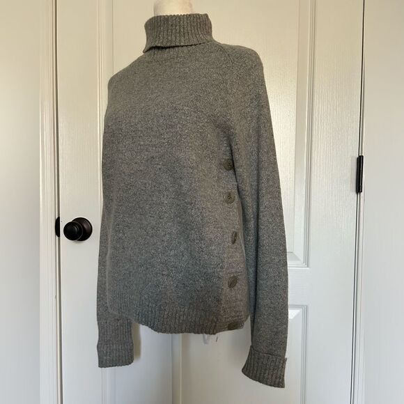 B. Moss Women’s Gray Silk Angora Turtleneck Long Sleeve Sweater Size Medium - Picture 1 of 11